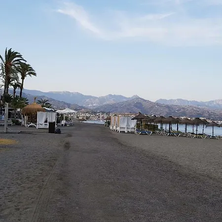 Junto Al Mar *